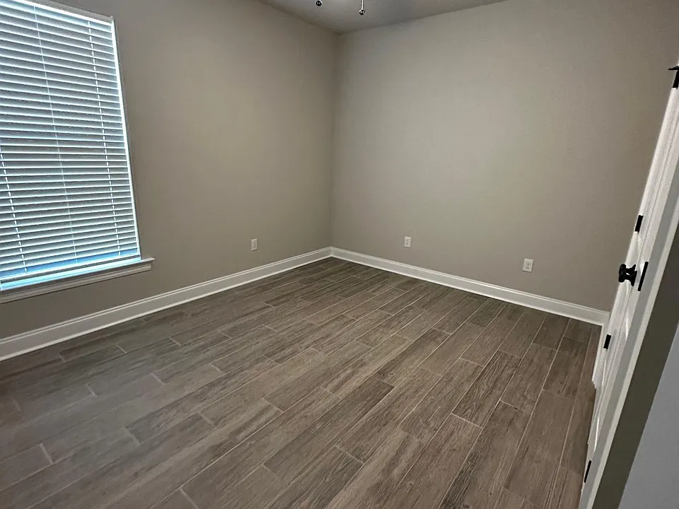 6866 Summerset Dr