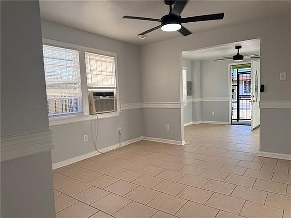 5th image of 4318 1/2 N Robertson St