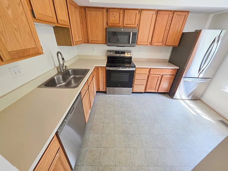12002 Cherry Blossom Pl — Photo 9