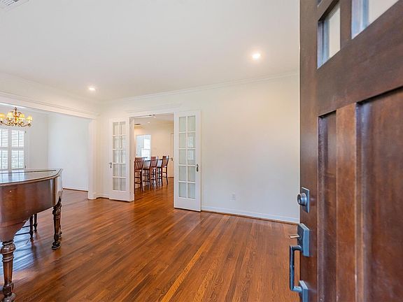 3rd image of 3110 Randall St