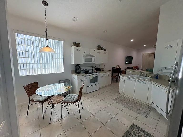 15426 Fiorenza Cir — Photo 6
