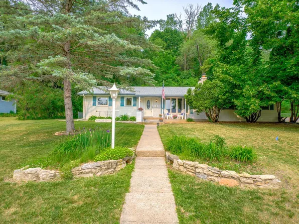 608 Lake Dr, Stillwater, MN 55082