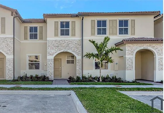 3 bed, $3,000 — Photo 2