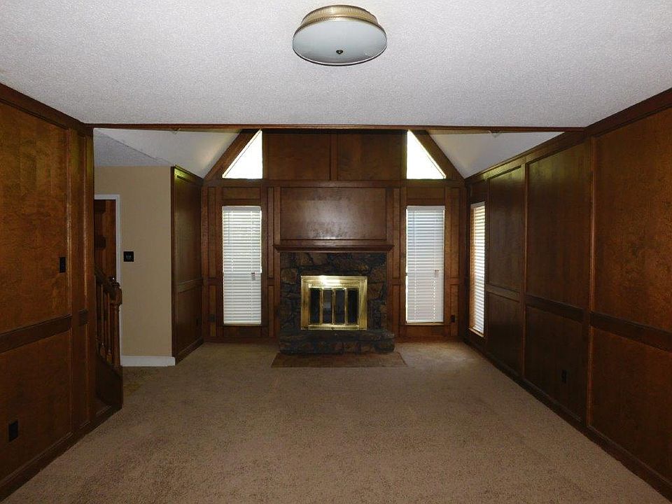 1st image of 3905 Isleworth Dr