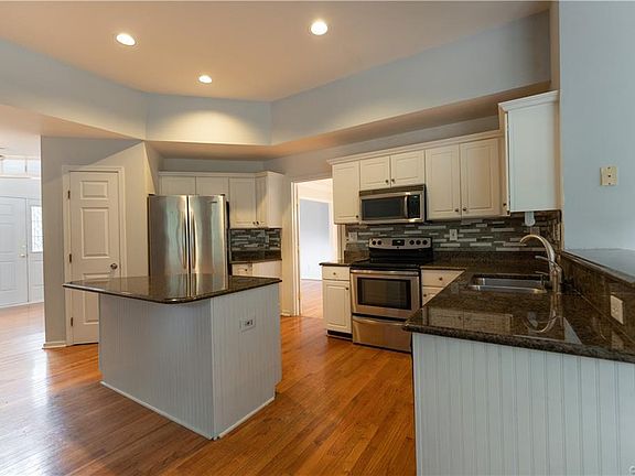 4th image of 9190 Stephens Manor Dr