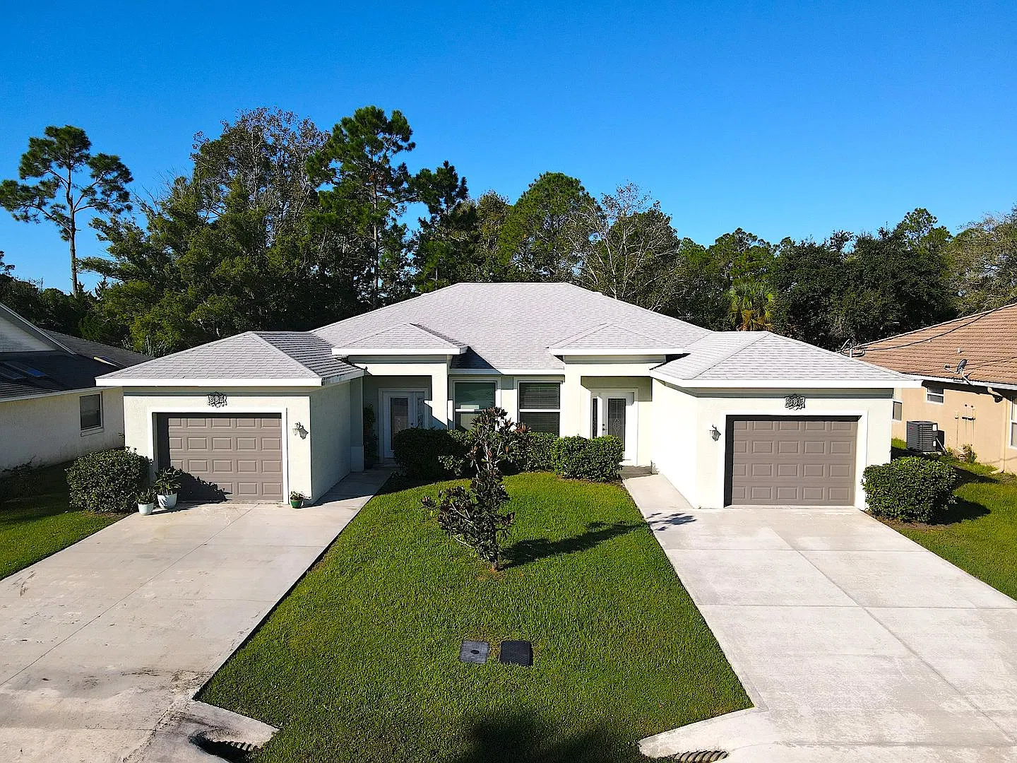 Roomy 3 Bed 2 Bath Duplex Home for Rent in Palm Coast! — Photo 2