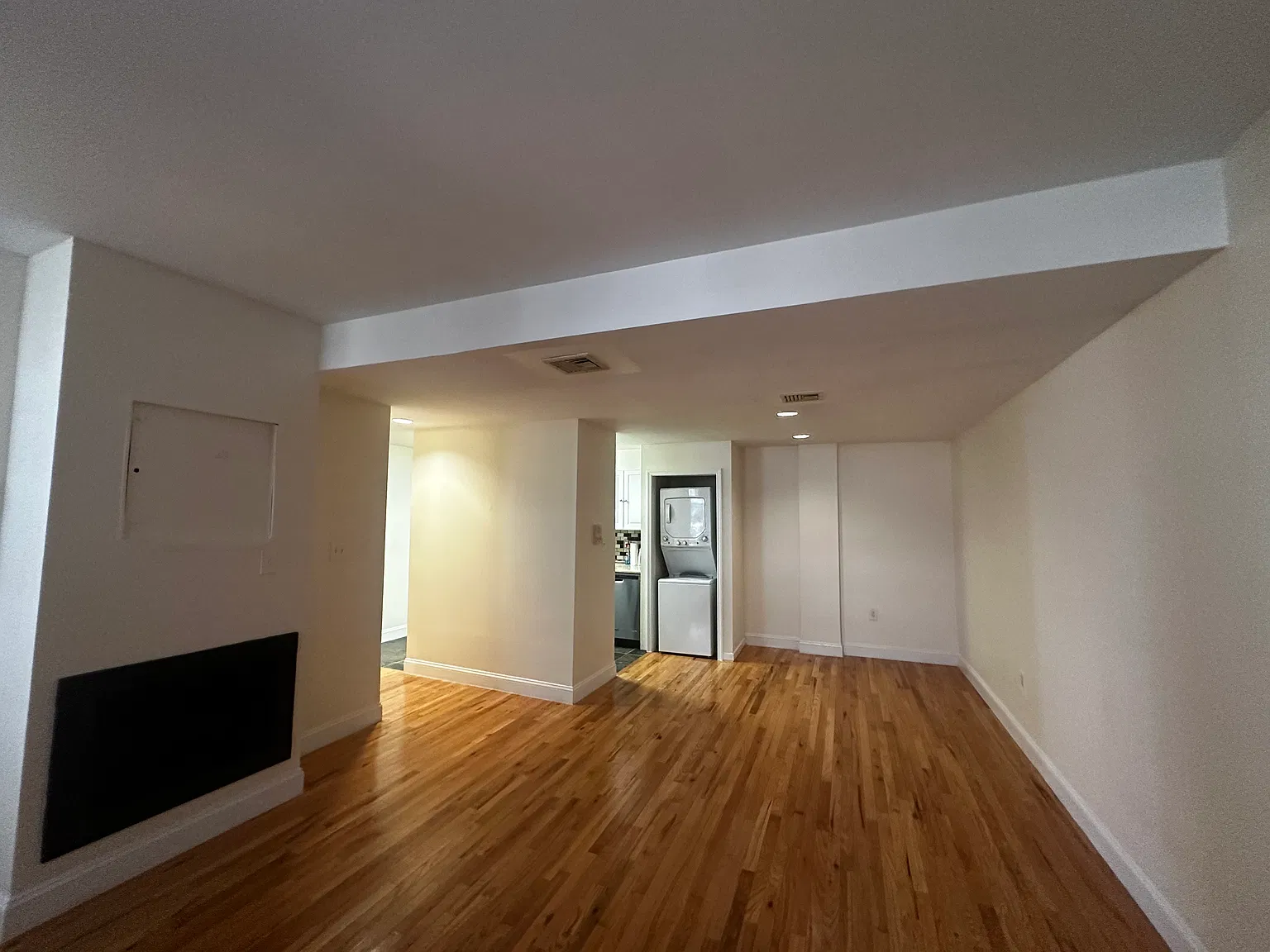 2 bed, 750 sqft, $4,000 — Photo 3