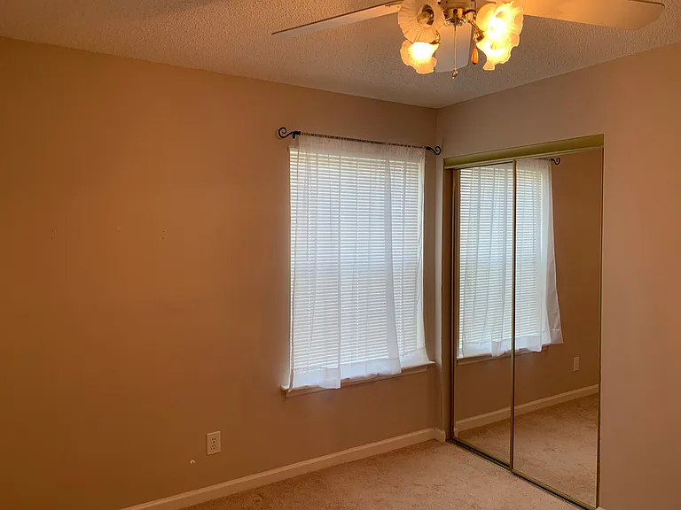 2136 Clearwater Dr #F — Photo 18