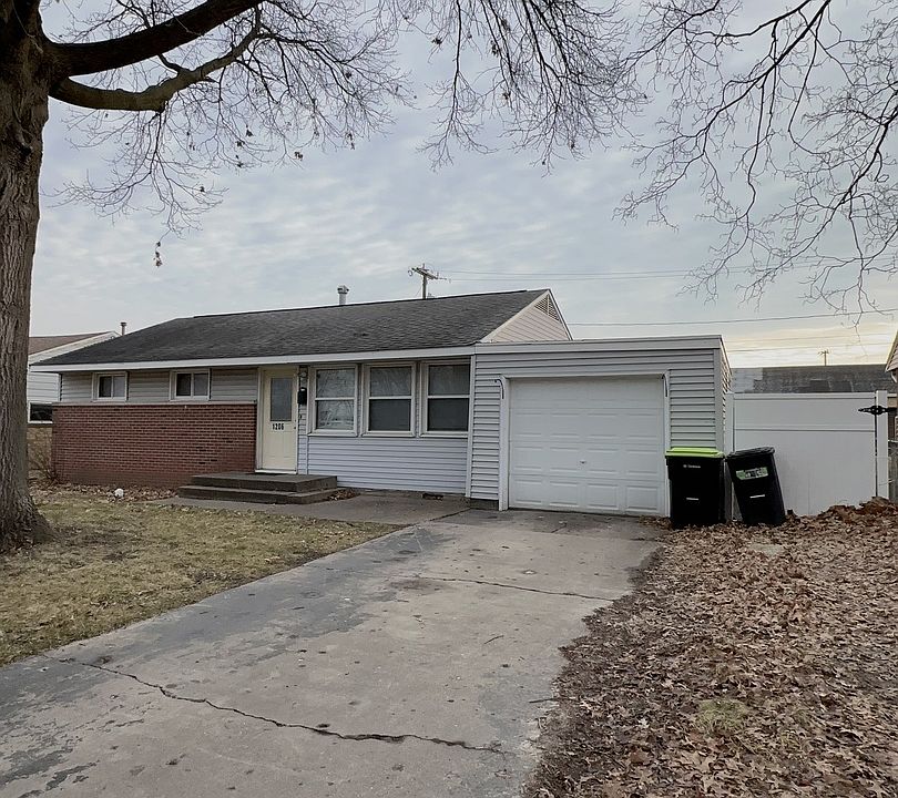 2nd image of 1206 N Willis Ave