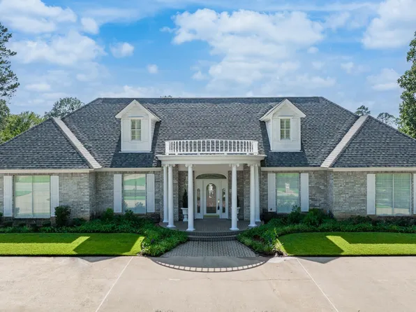 3821 Holly Ridge Dr, Longview, TX 75605