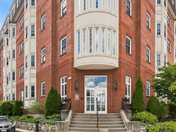 120 Wyllis Ave #104, Everett, MA 02149