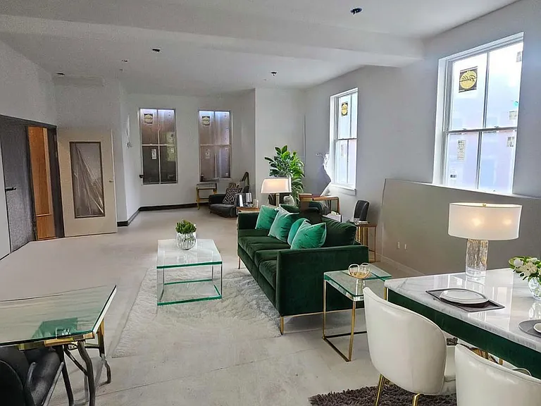 1031 E Monument St #7 — Photo 4