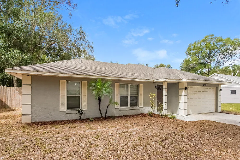 3 bed, 2.0 bath, 1135 sqft, $1,810 — Photo 3
