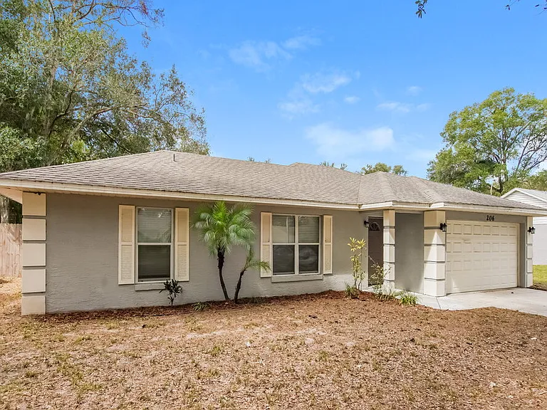 206 Howard Ct — Photo 3