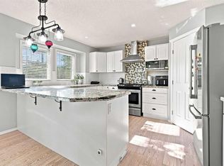 15230 W Prestwick Blvd SE, Calgary, AB T2Z3L4