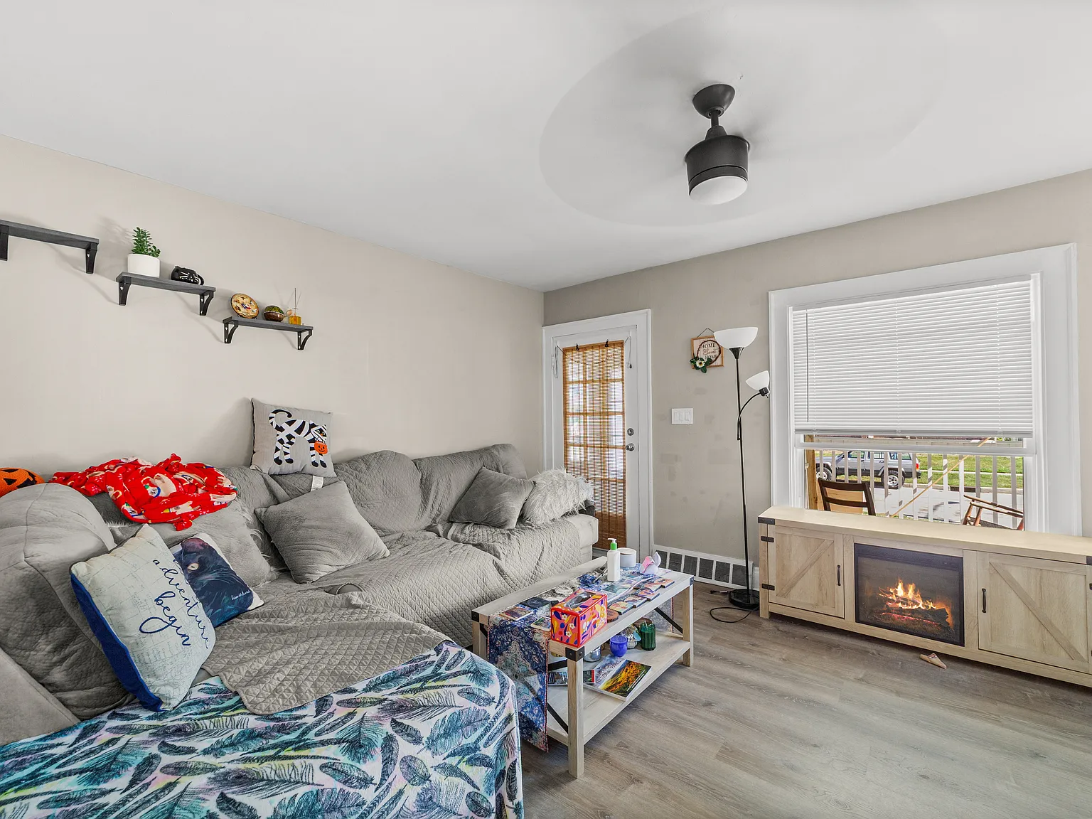 2 bed, 1195 sqft, $1,650 — Photo 3