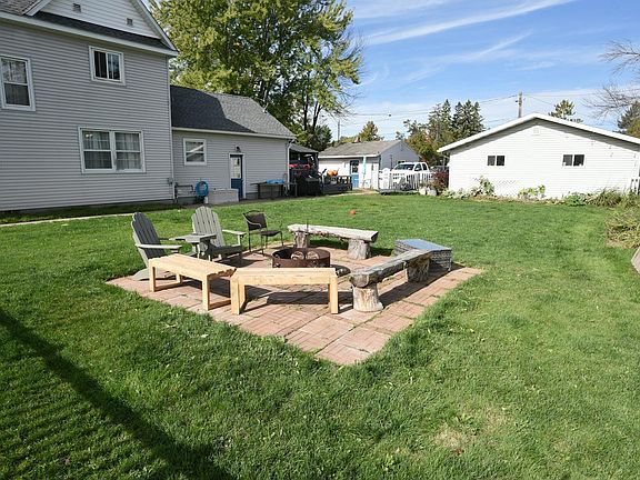 3rd image of 2113 5th St E
