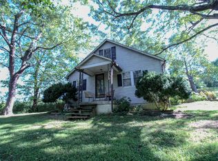 969 Bowling Branch Rd, Cottontown, TN 37048