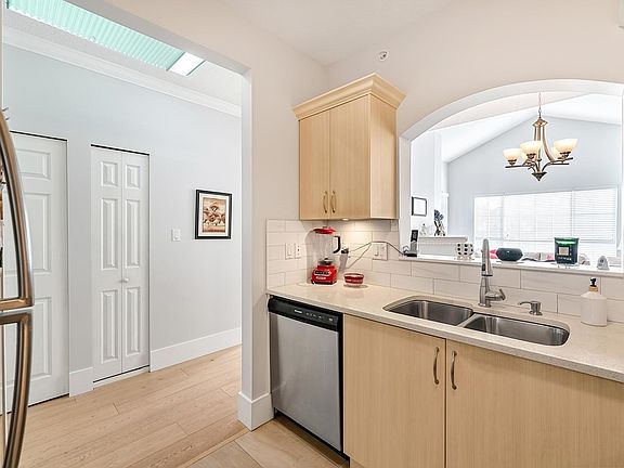 4th image of 2985 Princess Cres #405