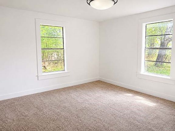 2nd image of 125 W Crawford St