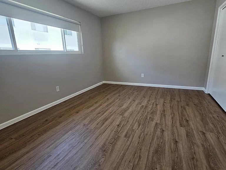 21007 Ladeene Ave #C — Photo 15