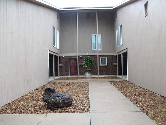 4th image of 2238 Dover Dr