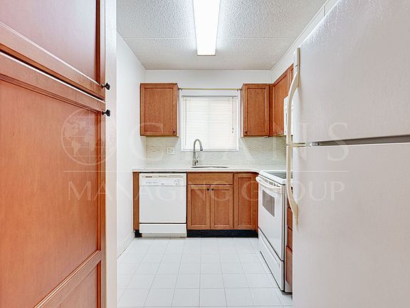 5th image of 60 Vining Ct APT 13