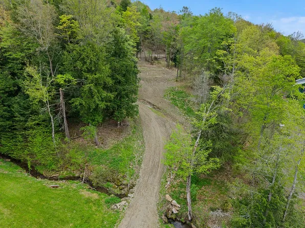 6899 Stone Rd #2, Great Valley, NY 14741