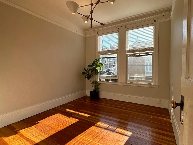 2210 Taylor St #B — Photo 2