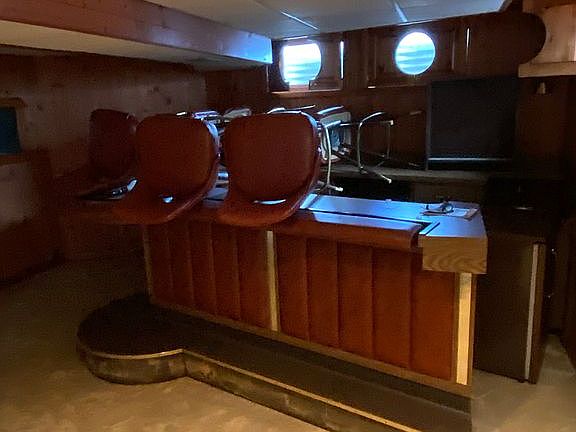 Basement recreation room bar
