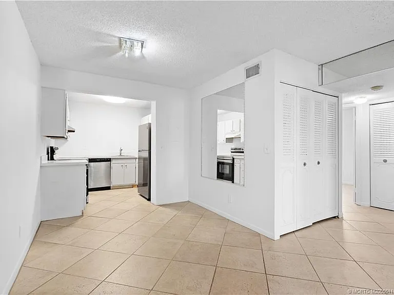 2118 SE Edler Dr #B — Photo 8