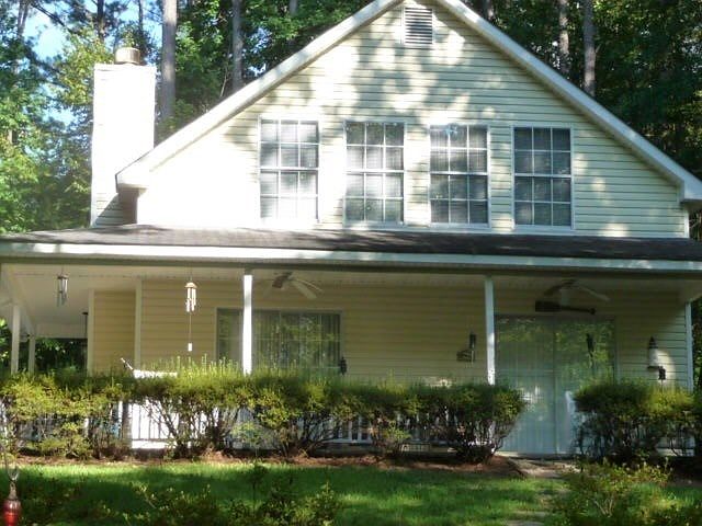 1st image of 208 W River Bend Dr