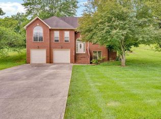 25 Whispering Pines Dr, Sparta, TN 38583