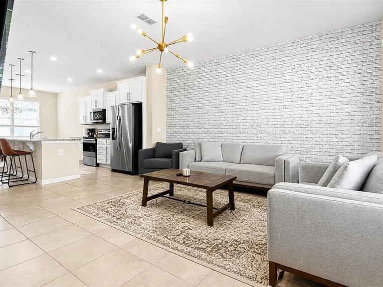 2665 Mead Ave — Photo 3