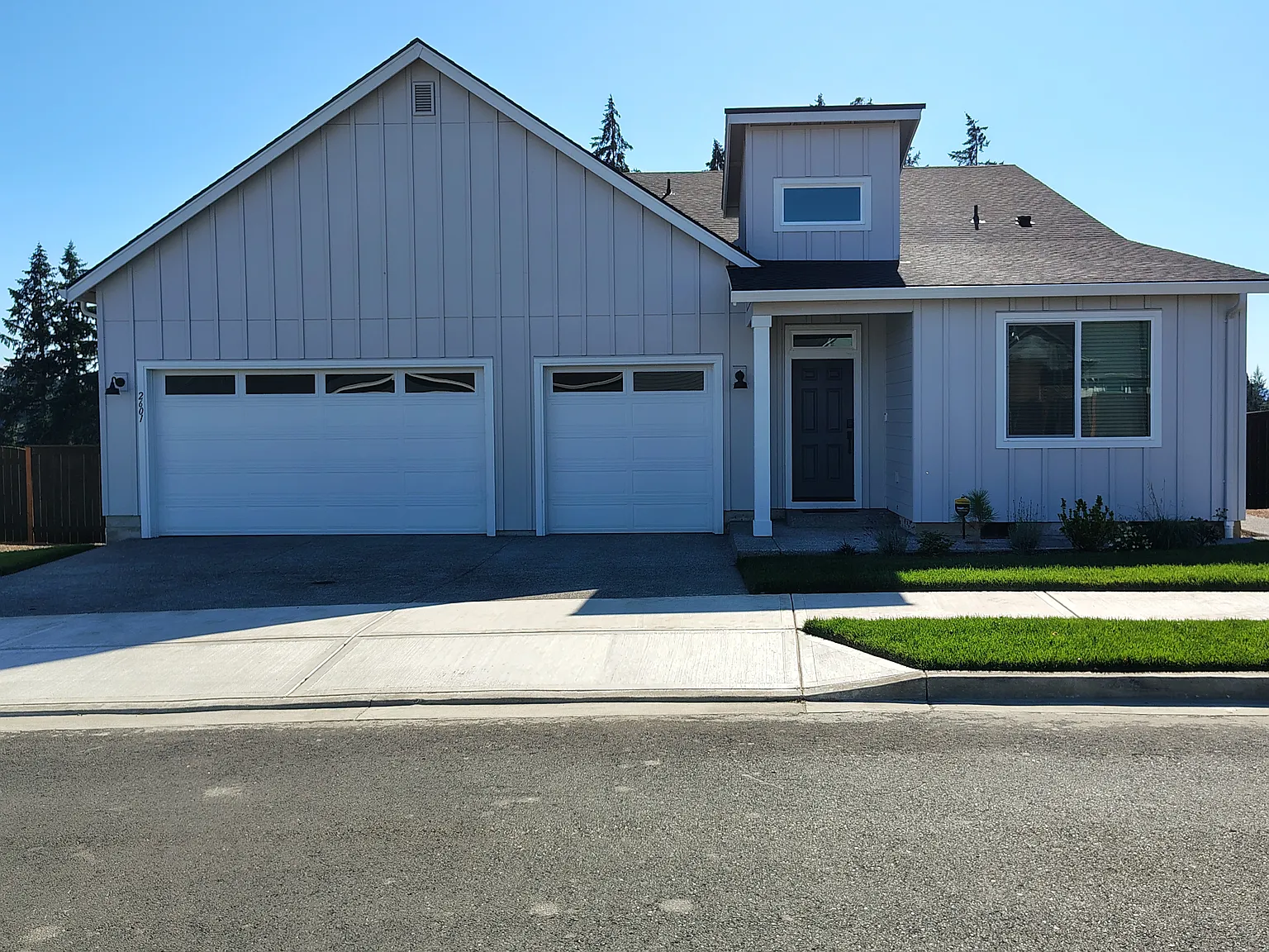 4 bed, 2285 sqft, $3,495 — Photo 2
