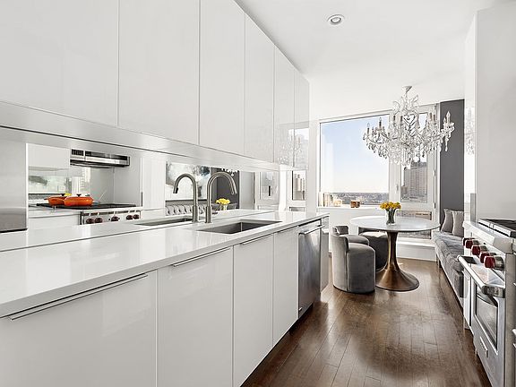 4th image of 300 E 77th St APT 18C