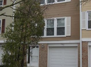 1903 Hastings Ct, Schaumburg, IL 60194