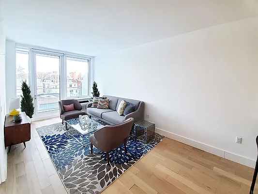 Rented by Modern Spaces | media 5