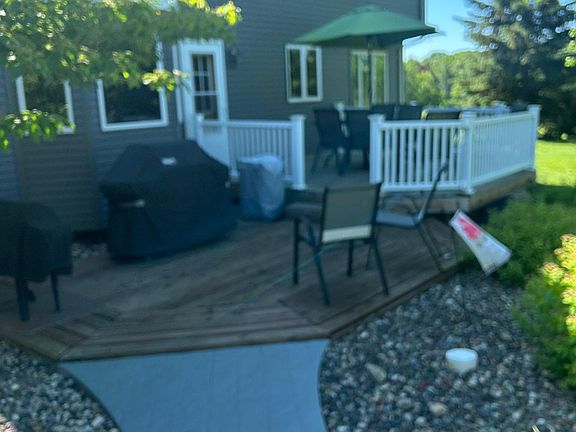 3rd image of 3660 8th St NE