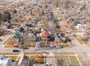 215 N Jackson St, Ionia, MI 48846