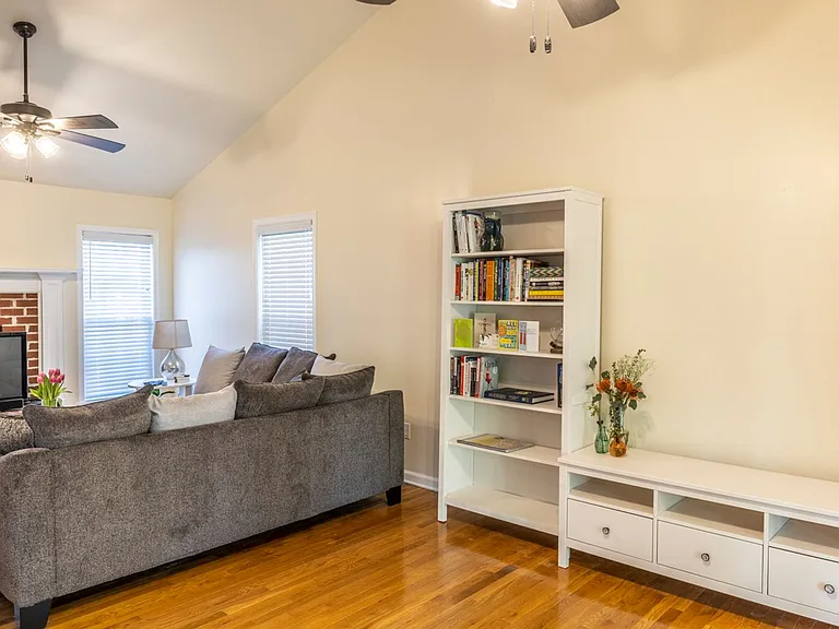 604 Wilder Dr — Photo 10