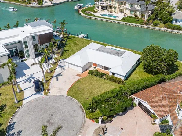 600 Mourning Dove Dr, Sarasota, FL 34236