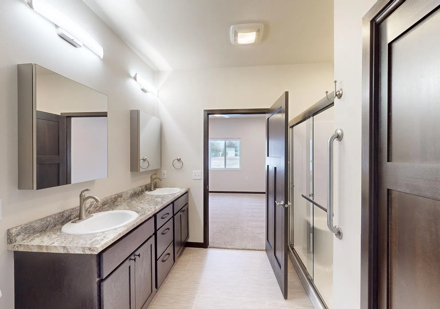 2 bed, 1725 sqft, $2,300 — Photo 4