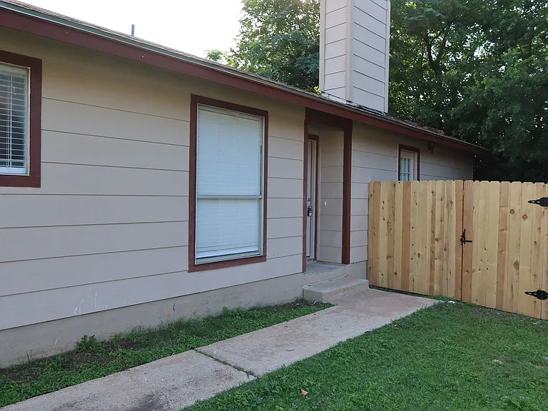 9607 Aberdeen Way #B — Photo 27