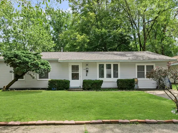 1104 Lanore Dr, Urbana, IL 61802