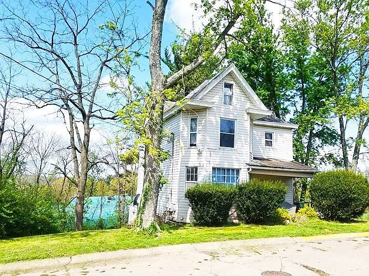 2nd image of 87 King St #B