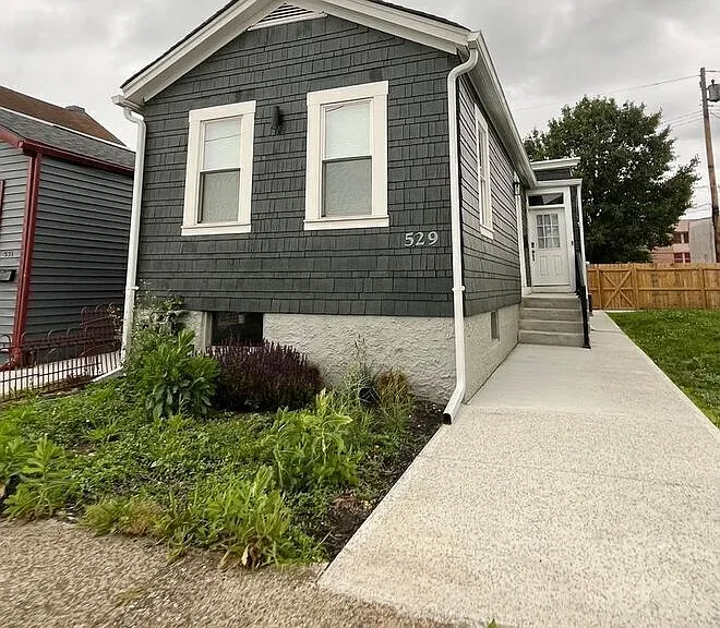 529 Lindsey St — Photo 1