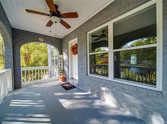 4th image of 107 Jefferson Ave