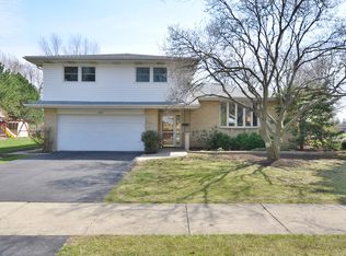 609 Sheehan Ave, Glen Ellyn, IL 60137