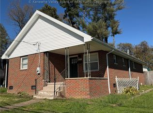 334 Rhoda St, Hurricane, WV 25526